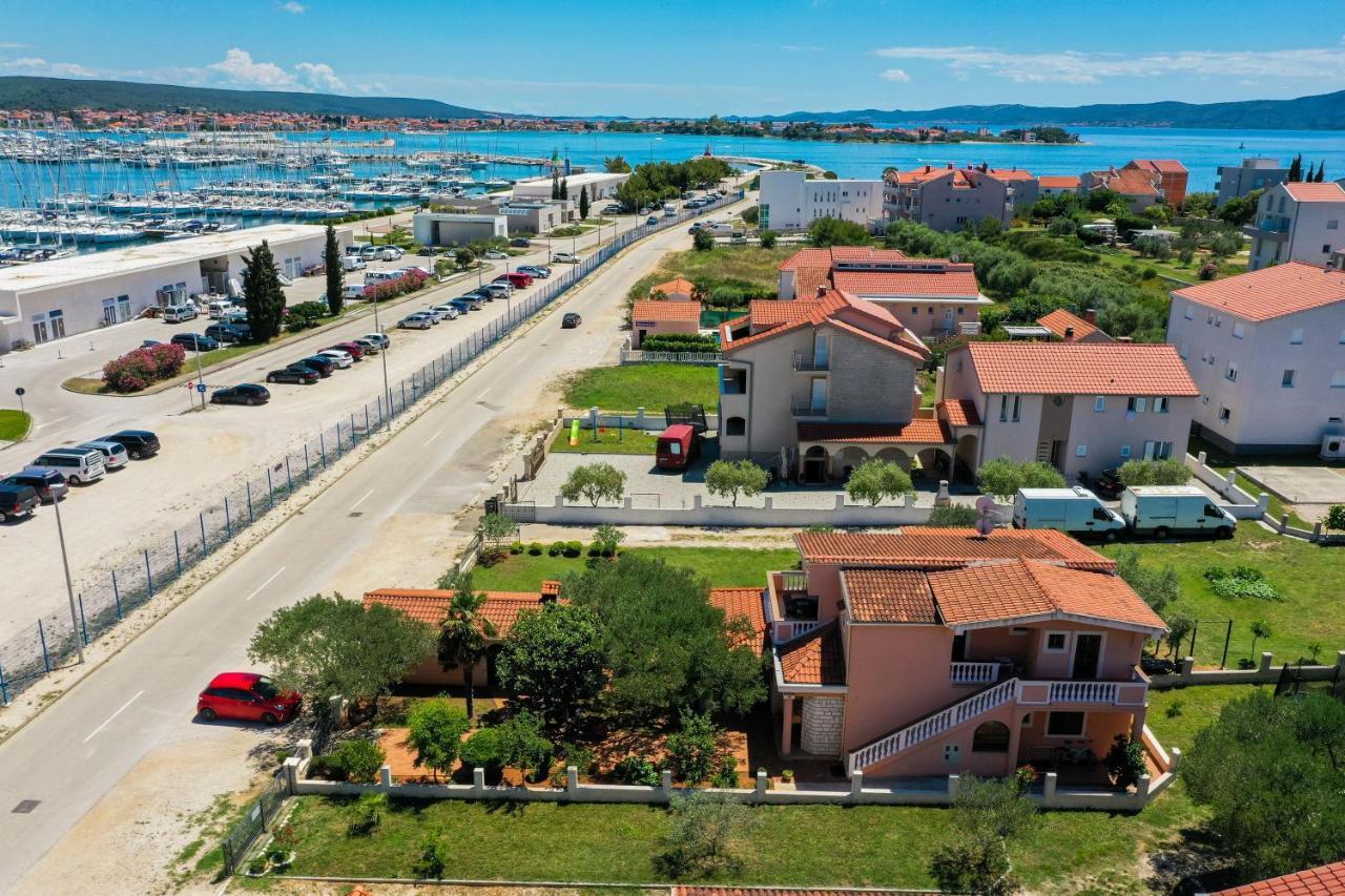 Apartmani Vesna بيبينيا المظهر الخارجي الصورة
